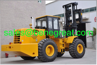 Китай 15ton empilhador todo-terreno  Empilhador todo-o-terreno15ton baixo preço поставщик