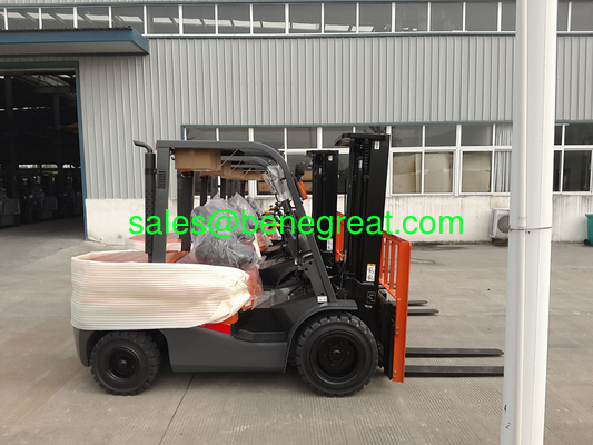 Empilhadeira diesel com capacidade de 6600lbs isuzu motor 3ton empilhadeira com transmissão hidráulica поставщик