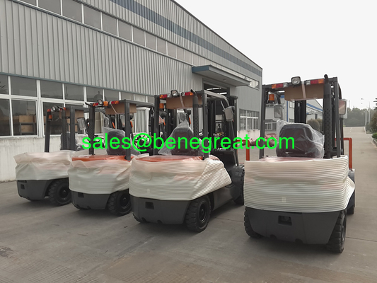 Empilhadeira diesel com capacidade de 6600lbs isuzu motor 3ton empilhadeira com transmissão hidráulica поставщик
